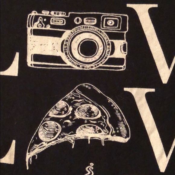 Graphic tee - Picture 2 of 6